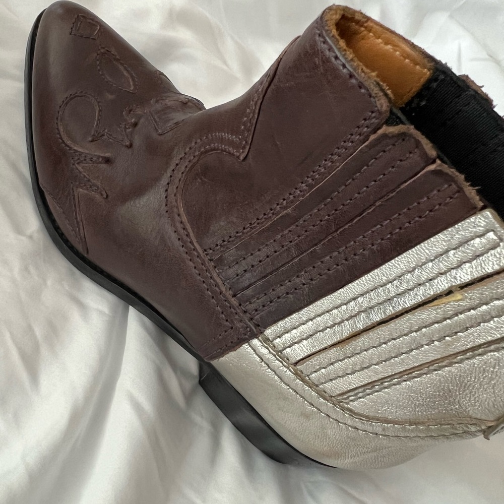 Golden Goose Women's AMANDA Western style booties, size 37, silver and chestnut - Picture 9 of 12